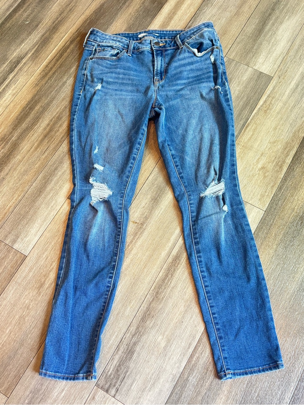 Women’s Old Navy Pop Icon Skinny Distressed Denim Jeans 10